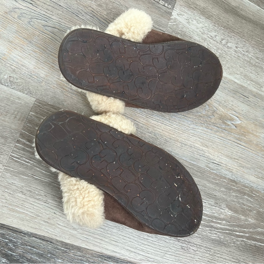 Ugg Classic Slipper / Sherpa Mules - image 6